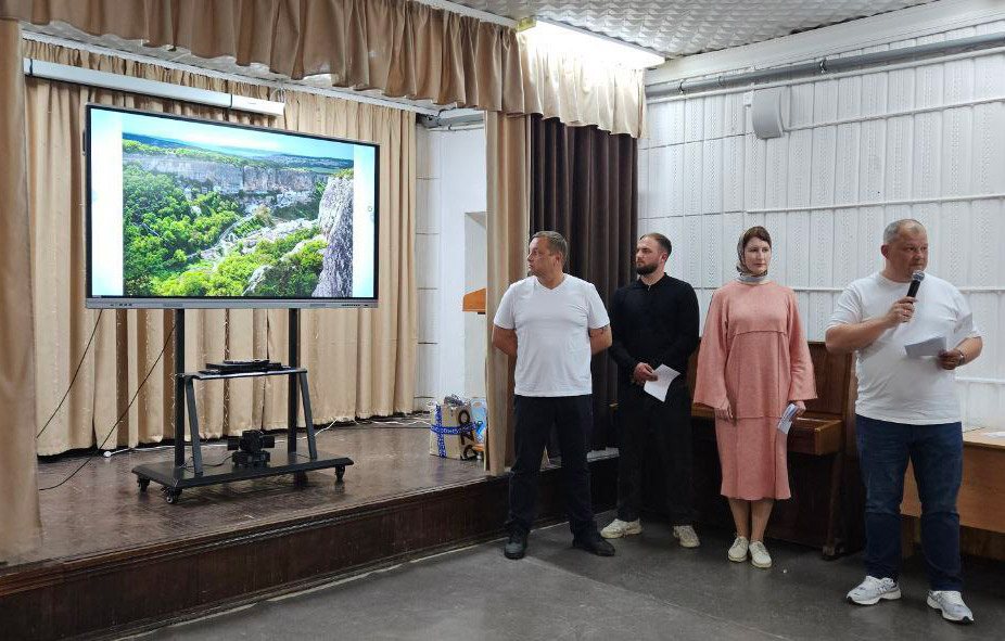 Поздравили с Пасхой воспитанников Центра социальной поддержки семей, детей и молодёжи в посёлке Гвардейское
