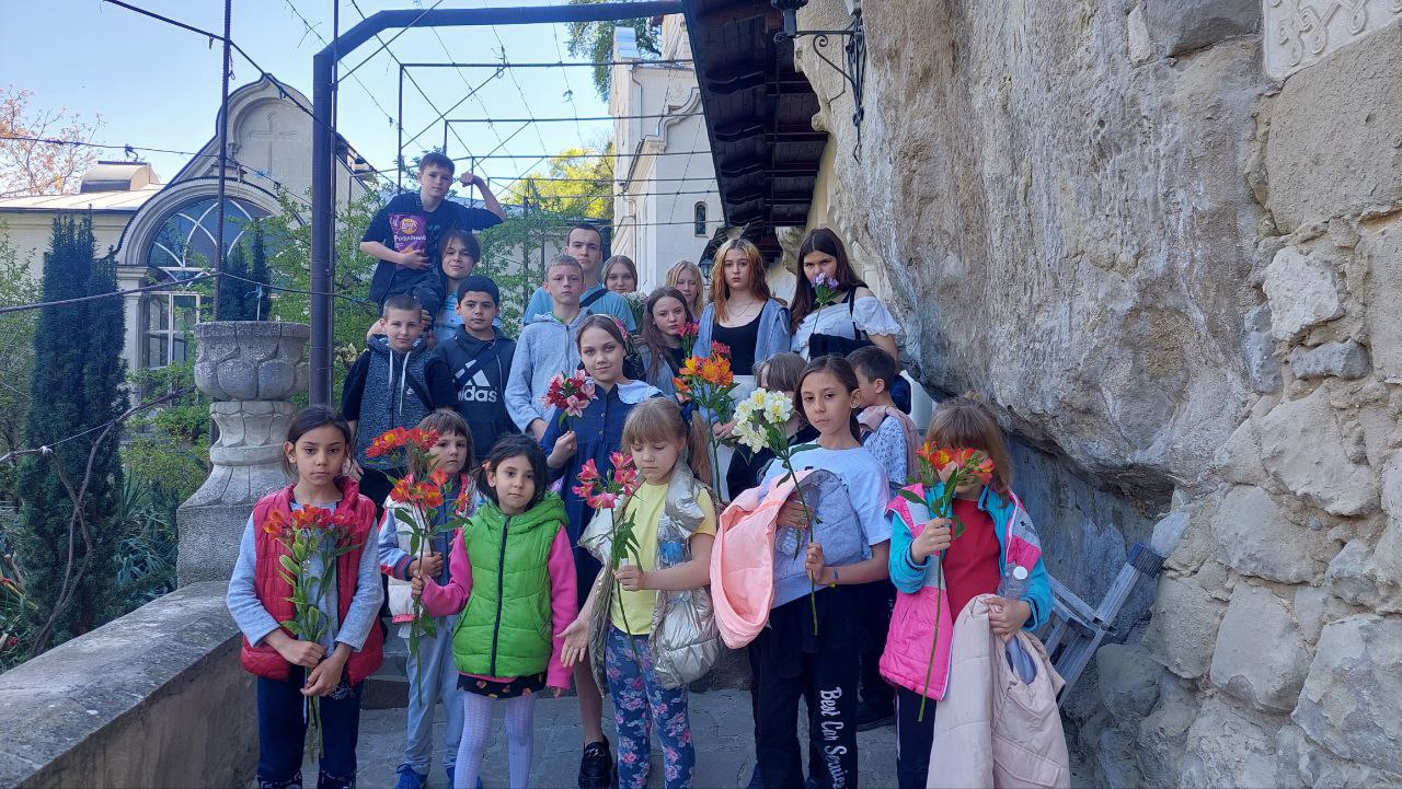 Приезд воспитанников Республиканского социально-реабилитационного центра для несовершеннолетних в Бахчисарайский Свято-Успенский мужской монастырь
