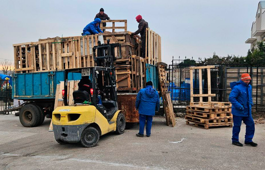 Благодарим всех, кто приехал помочь в погрузке поддонов!